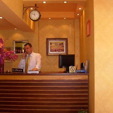 Stela Center טיראנה