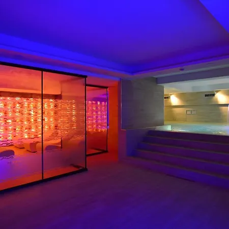 فندق Stela Center 3*