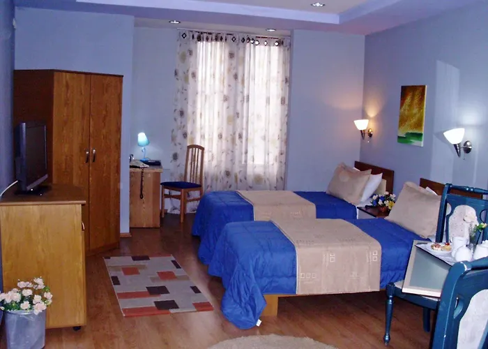 Stela Center Тирана